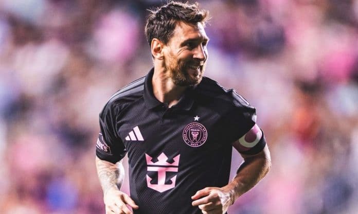 Messi ăn mừng bàn thắng thứ 100 cho Inter Miami trong trận chung kết Campeones Cup.