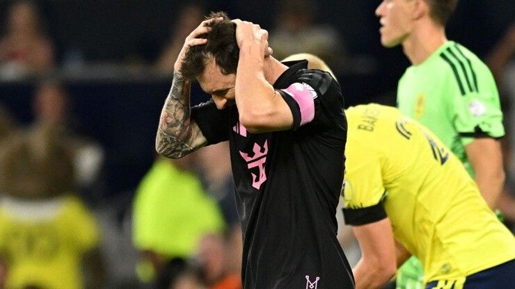 Messi thất vọng trên sân, thể hiện áp lực phải thắng Nashville của Inter Miami