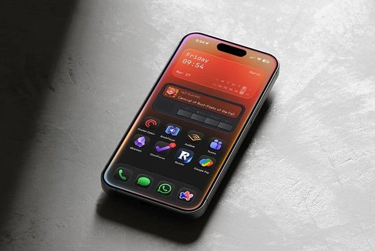 Màn hình sống động của iPhone, đặt ra câu hỏi liệu vẻ ngoài bóng bẩy có đủ để giữ chân người dùng trước nguy cơ 'phai màu'.