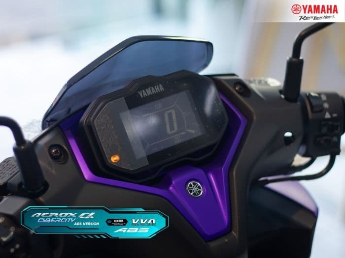 Màn hình TFT hiện đại và bảng điều khiển của xe tay ga Yamaha Aerox Alpha 2026