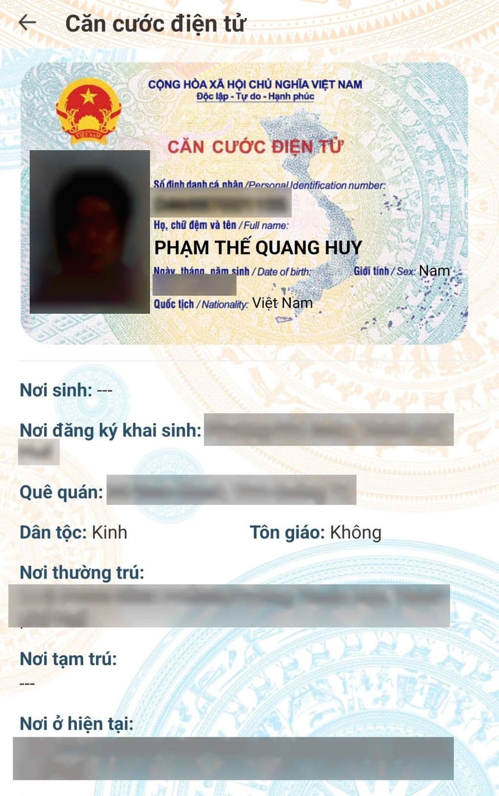Màn hình VNeID hiển thị chi tiết thông tin cư trú, quê quán đã được cập nhật sau sáp nhập