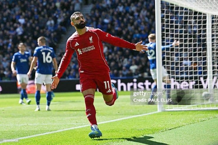 Mohamed Salah của Liverpool ăn mừng bàn thắng vào lưới Everton