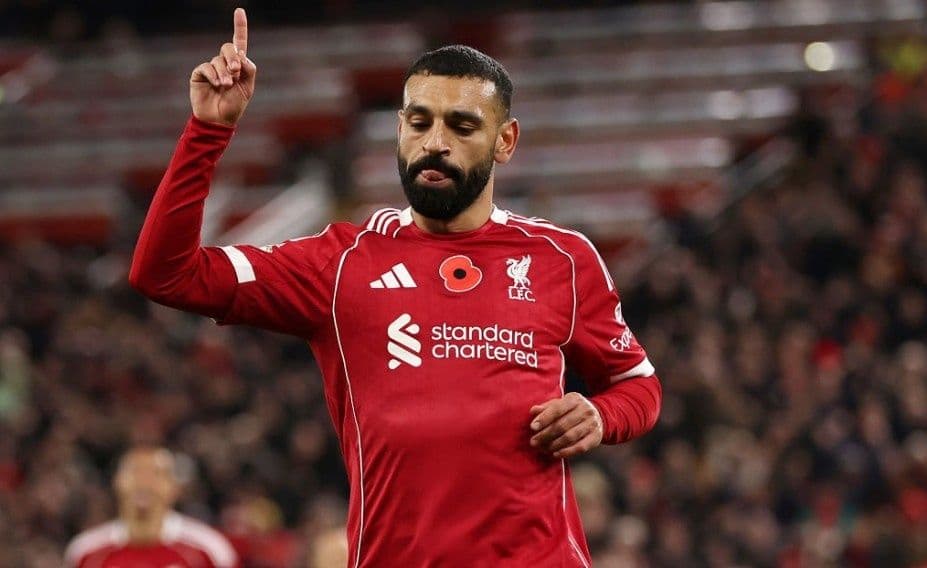 Mohamed Salah ăn mừng bàn thắng, giúp Liverpool giành chiến thắng quan trọng trước Aston Villa tại Anfield.
