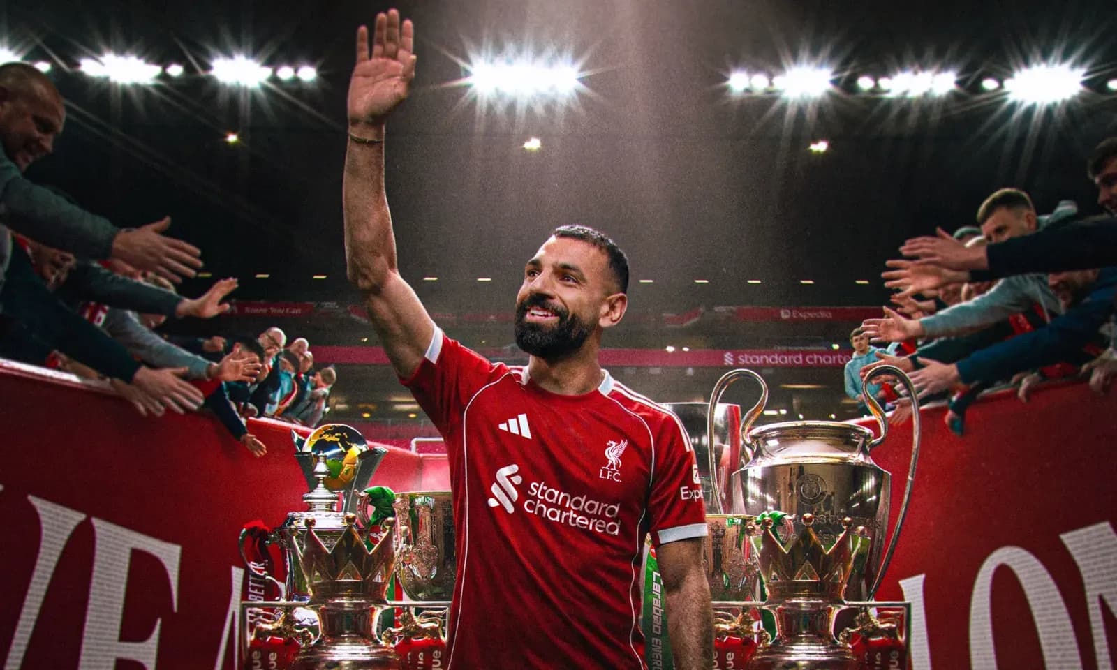 Mohamed Salah vẫy tay chào người hâm mộ Liverpool giữa các danh hiệu lớn, tượng trưng cho sự chia tay và di sản vĩ đại.