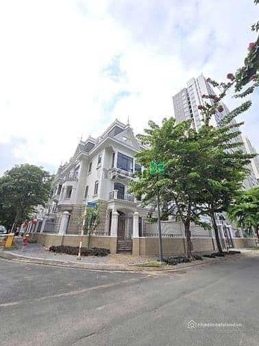 Một biệt thự sang trọng tại Victoria Village, minh họa cho tiêu chuẩn sản phẩm quốc tế và không gian sống bền vững của Novaland.