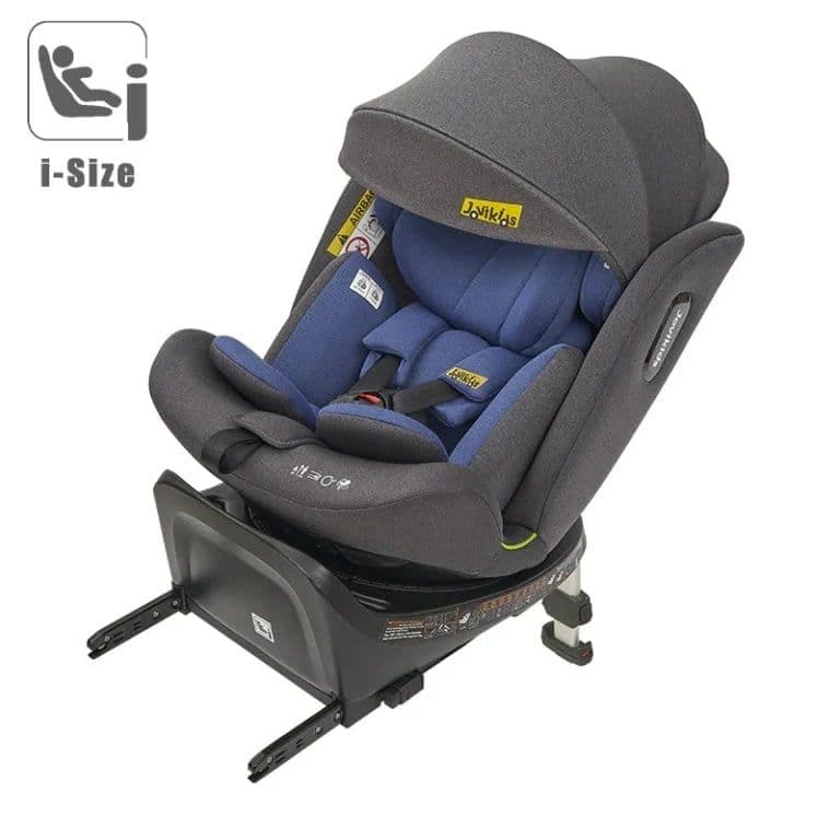 Một chiếc ghế trẻ em chuyên dụng (i-Size) được thiết kế để bảo vệ trẻ nhỏ trên ô tô, nhấn mạnh vai trò lá chắn an toàn.