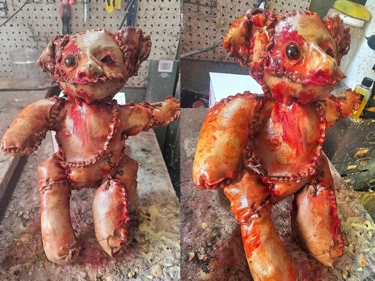 Một con gấu bông được tạo hình ghê rợn giống như làm từ da người, với các vết khâu và màu đỏ, tượng trưng cho những câu chuyện độc lạ ở California.