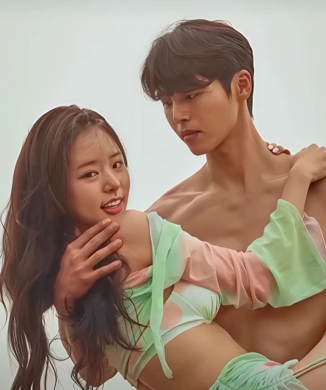 Một cặp đôi ôm nhau tình tứ trên bãi biển, thể hiện sự lãng mạn và kịch tính của Địa ngục độc thân 5.