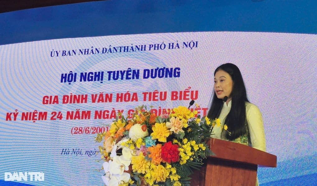 Một đại biểu phát biểu tại Hội nghị tuyên dương Gia đình văn hóa tiêu biểu kỷ niệm Ngày Gia đình Việt Nam.