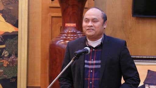 Một quan chức cấp cao bị kỷ luật, minh họa sự nghiêm minh trong công tác kiểm tra, giám sát của Đảng.