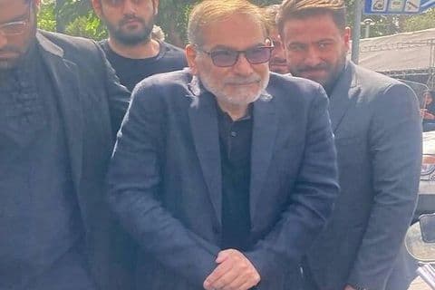 Một quan chức cấp cao Iran xuất hiện trước công chúng, liên quan đến việc kiểm soát thông tin và tin đồn trong bối cảnh chiến tranh mạng.