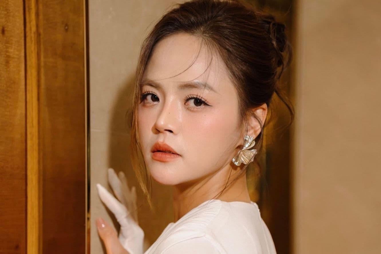 Nữ diễn viên đóng vai bà trùm Lan trong phim Lửa Trắng, một nhân vật chủ chốt của mạng lưới tội phạm.