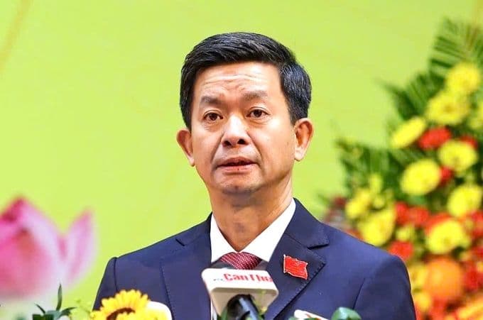 Ông Lê Quang Tùng phát biểu nhận nhiệm vụ Bí thư Thành ủy Cần Thơ
