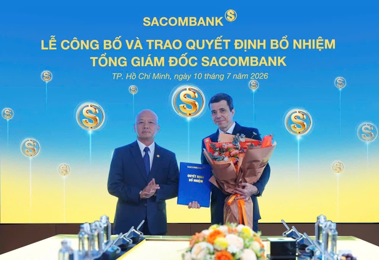 Ông Loic Faussier nhận quyết định bổ nhiệm Tổng Giám đốc Sacombank, đánh dấu sự kiện quan trọng trong chiến lược phát triển của ngân hàng.