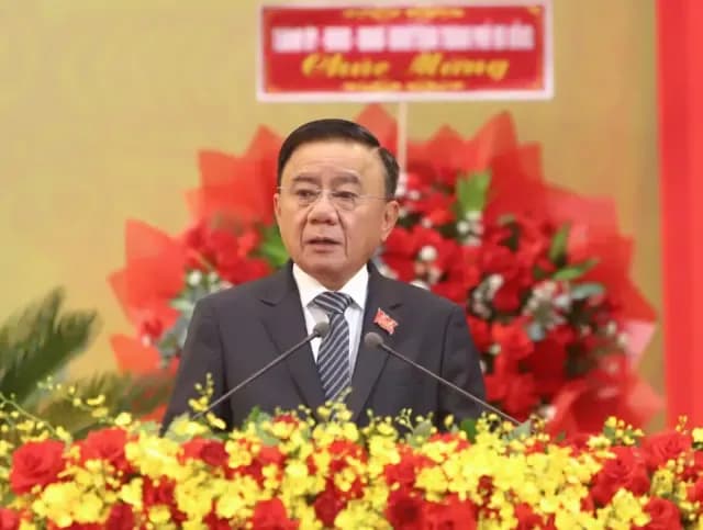 Ông Trần Cẩm Tú phát biểu, thể hiện trí tuệ và bản lĩnh của người lãnh đạo tối cao theo quy định mới.
