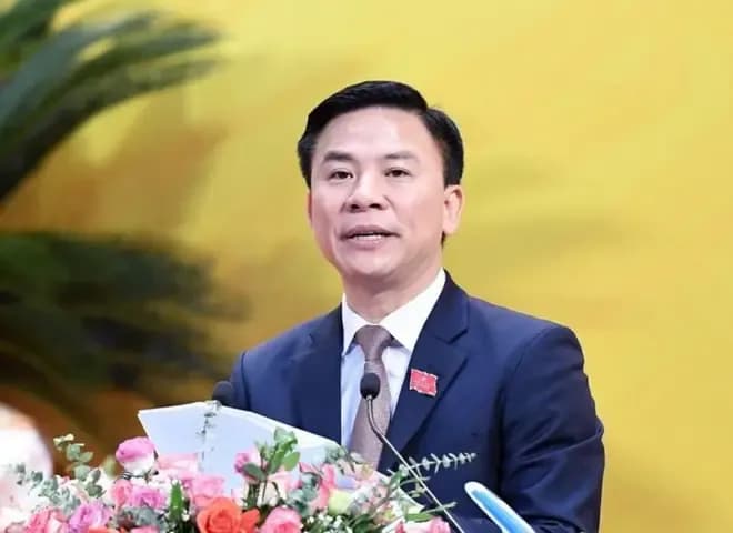 Ông Đỗ Trọng Hưng phát biểu tại một sự kiện, thể hiện hành trình thăng tiến sự nghiệp.