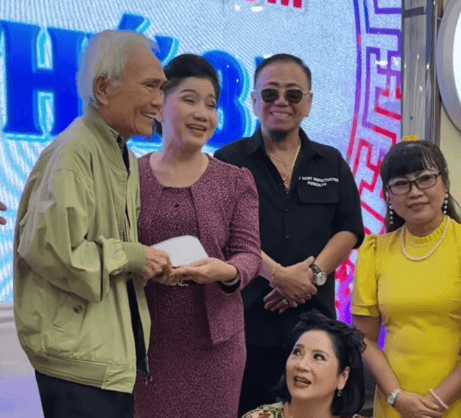 Nghệ sĩ Cải lương thuộc nhiều thế hệ trên sân khấu, thể hiện sự giao thoa giữa truyền thống và hiện đại