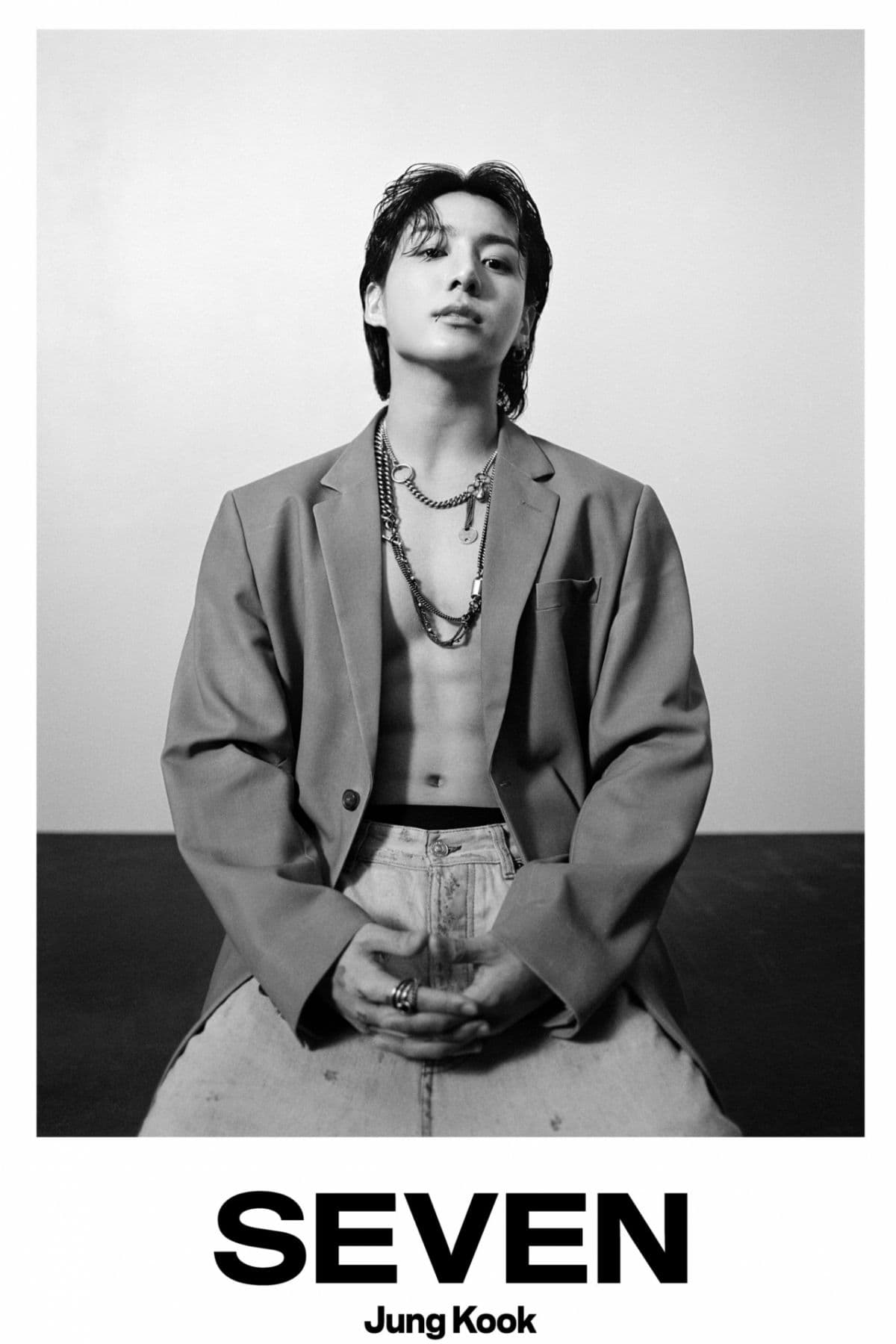 Nghệ sĩ K-Pop Jung Kook trong ảnh quảng bá cho ca khúc 'Seven', thể hiện sự đầu tư vào hình ảnh và sản phẩm âm nhạc chất lượng cao.