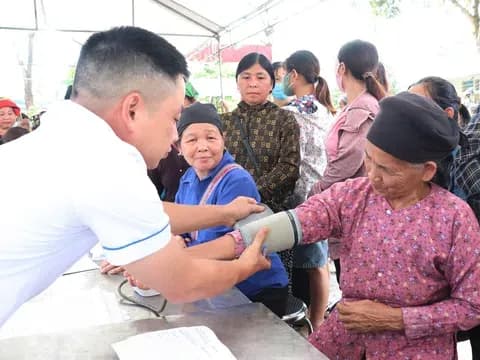 Người dân Tuyên Quang được khám bệnh miễn phí, phản ánh chương trình VTV Sống khỏe của VTV1