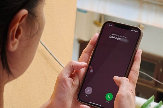 Người dùng không thể liên lạc đến thuê bao sử dụng mạng VinaPhone, sáng 14/6. Ảnh: PV