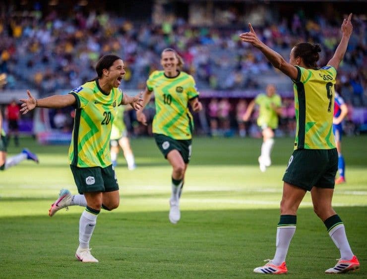 Ngôi sao Sam Kerr của Úc ăn mừng bàn thắng vào lưới Philippines tại Asian Cup