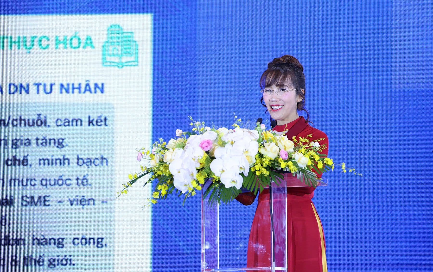 Nguyễn Thị Phương Thảo phát biểu, thể hiện vai trò kiến tạo vùng trời mới và tương lai đô thị Việt.