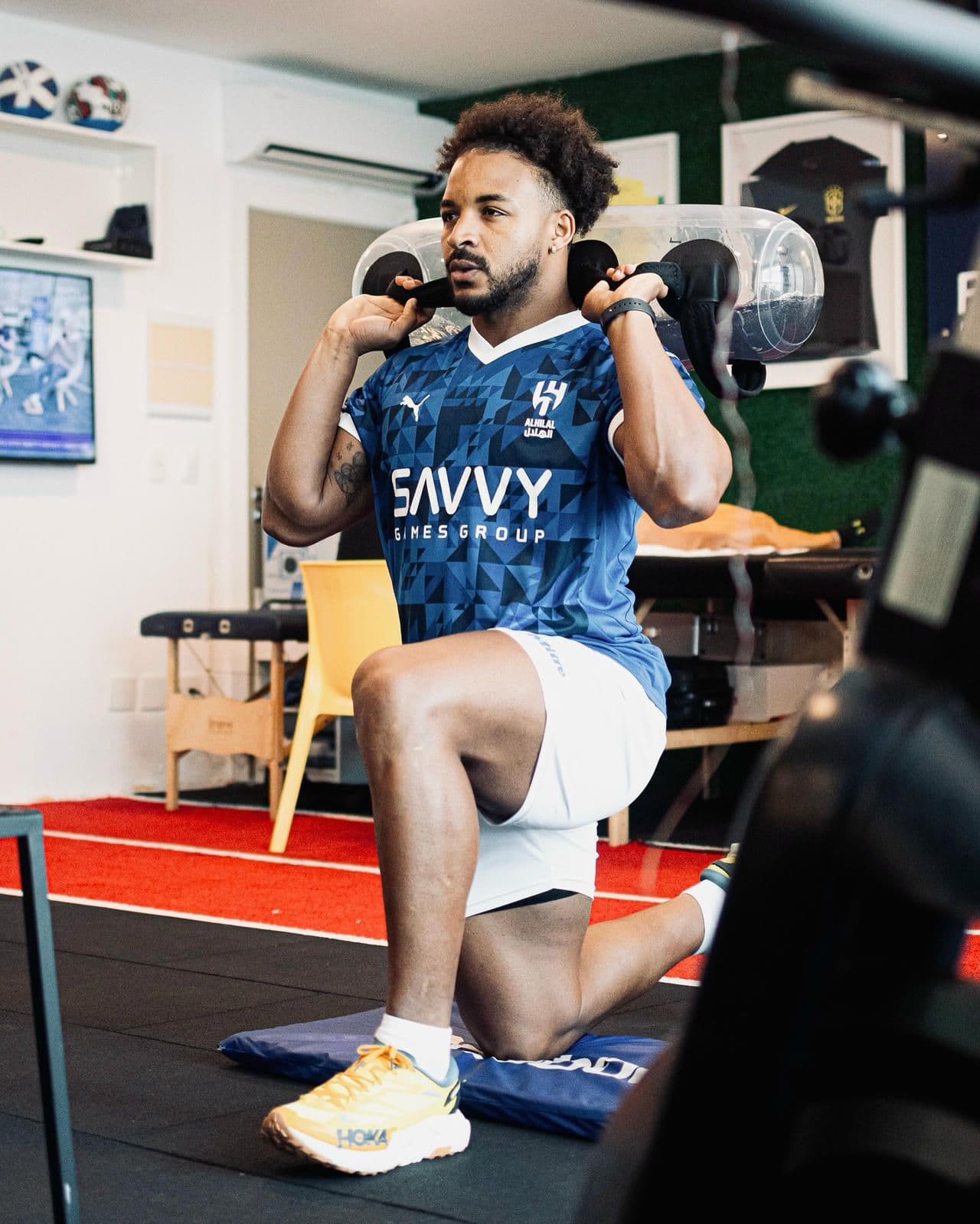 Nguyễn Xuân Son tập hồi phục chấn thương tại Brazil