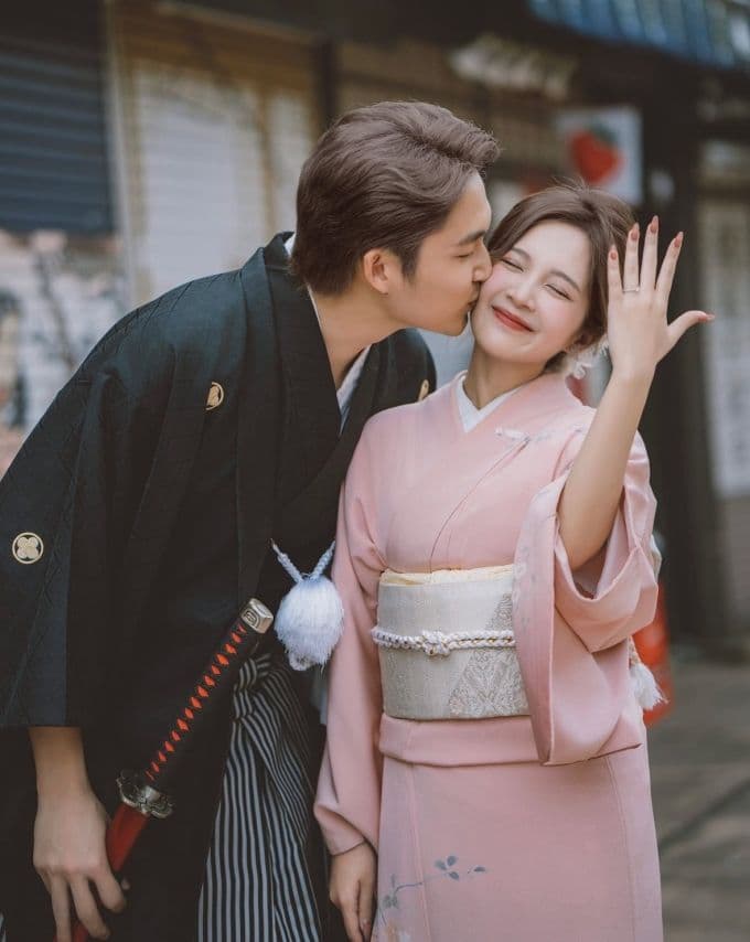 Đình Tú cầu hôn Ngọc Huyền