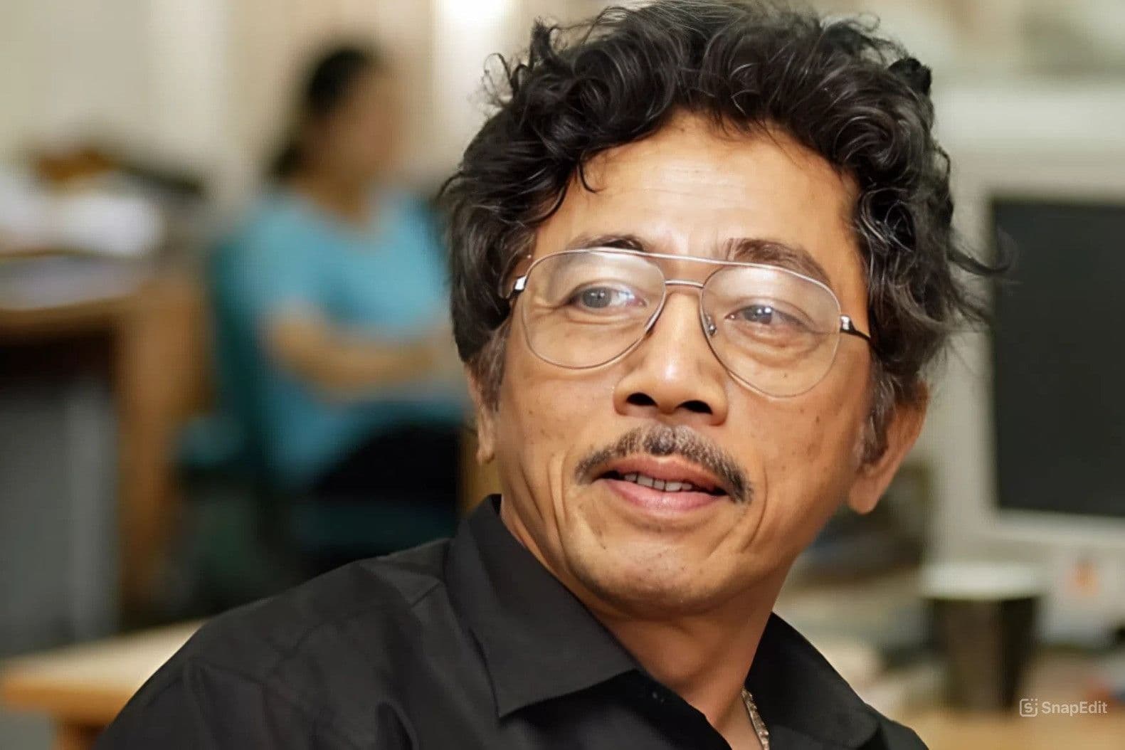 Nhà văn Chu Lai, người nhận định về giá trị giáo dục và cảm xúc mà phim 'Mưa Đỏ' mang lại cho thế hệ trẻ.