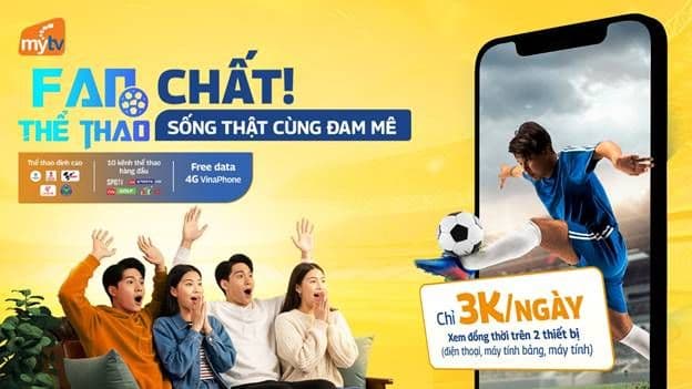 Nhóm bạn cổ vũ xem thể thao trên điện thoại MyTV, thể hiện trải nghiệm giải trí không giới hạn mọi lúc mọi nơi.