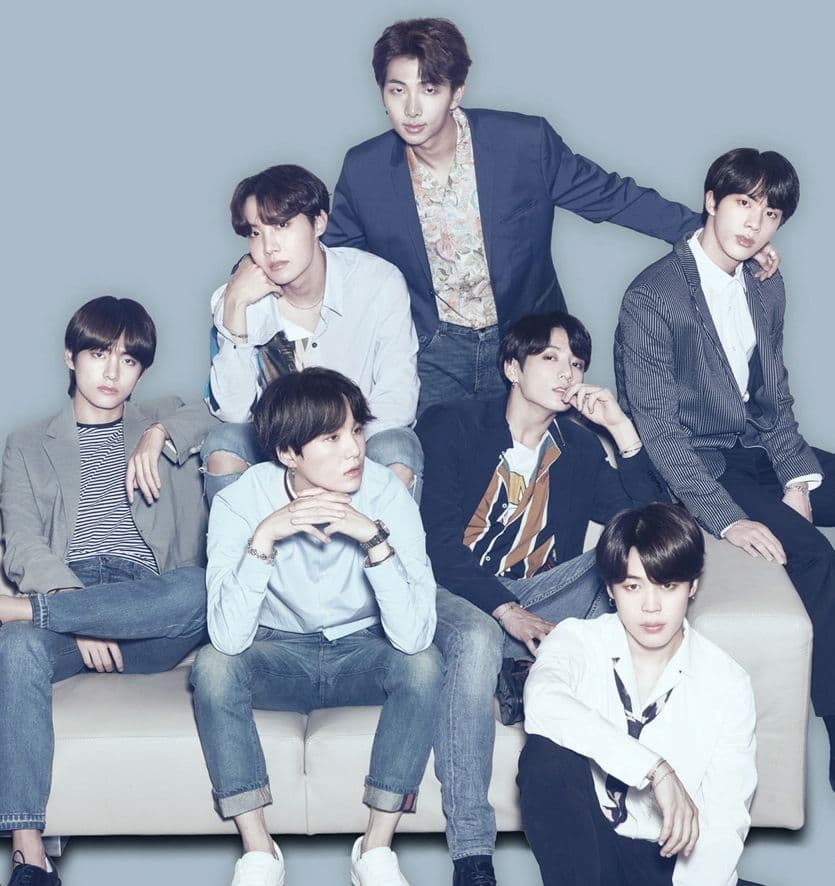Nhóm nhạc K-Pop BTS, đại diện cho xu hướng âm nhạc toàn cầu mà Sơn Tùng M-TP đã khéo léo dung hòa với bản sắc Việt.
