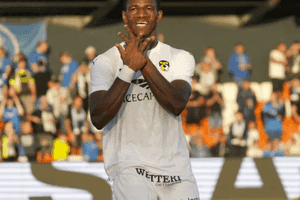 Nhận định và soi kèo trận đấu giữa KuPS và Rigas Futbola Skola, nhấn mạnh lợi thế sân nhà của KuPS.