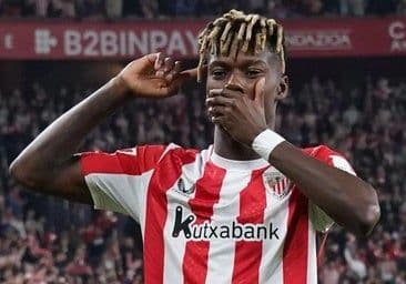 Nico Williams trong áo đấu Athletic Bilbao, thể hiện sự ăn mừng sau khi gia hạn hợp đồng và từ chối Barcelona.