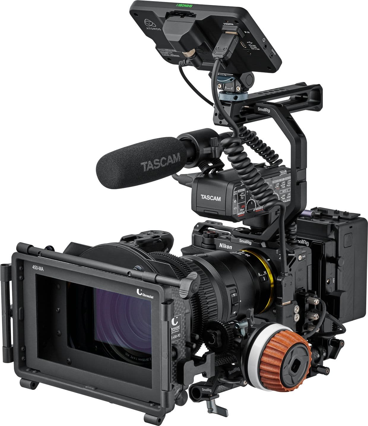 Nikon ZR được trang bị đầy đủ trong một bộ rig điện ảnh chuyên nghiệp, thách thức các đối thủ lớn trên thị trường.