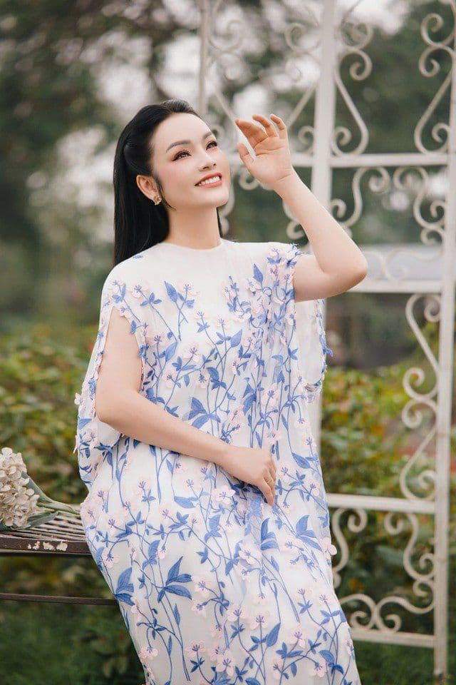 NSƯT Tân Nhàn với khát vọng trở thành Nhà giáo Nhân dân, thể hiện sự cống hiến cho sự nghiệp giáo dục âm nhạc.