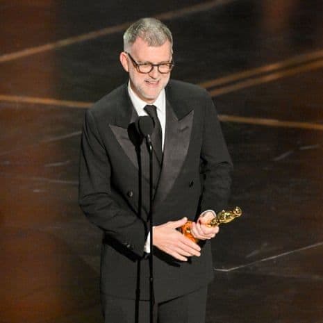 Đạo diễn Paul Thomas Anderson phát biểu sau khi giành giải Đạo diễn xuất sắc nhất tại Oscar.