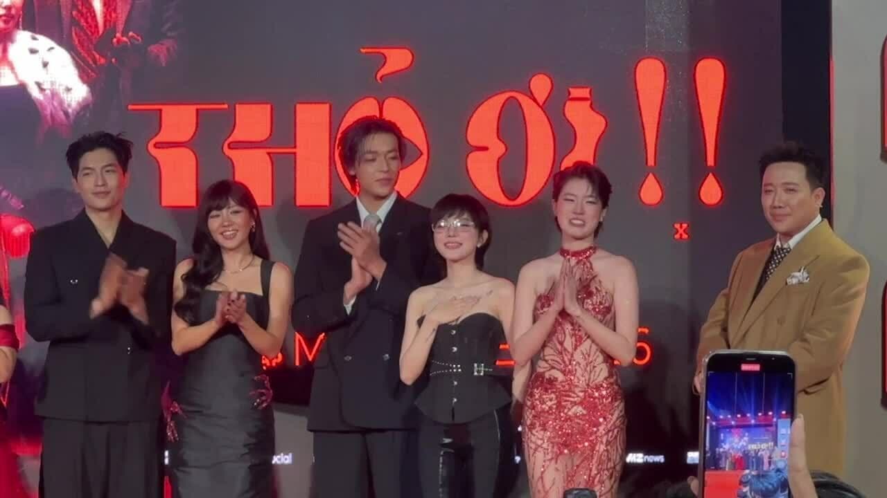 Đạo diễn Trấn Thành cùng dàn diễn viên trẻ tại buổi ra mắt phim Tết Thỏ ơi