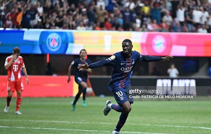Ousmane Dembele ăn mừng bàn thắng ấn định chiến thắng cho PSG