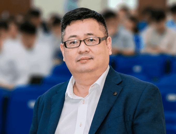PGS. TS Nguyễn Tấn Trần Minh Khang, một trong những hiệu trưởng được bổ nhiệm tại Đại học Quốc gia TPHCM, đối mặt với trọng trách lãnh đạo trong kỷ nguyên số.