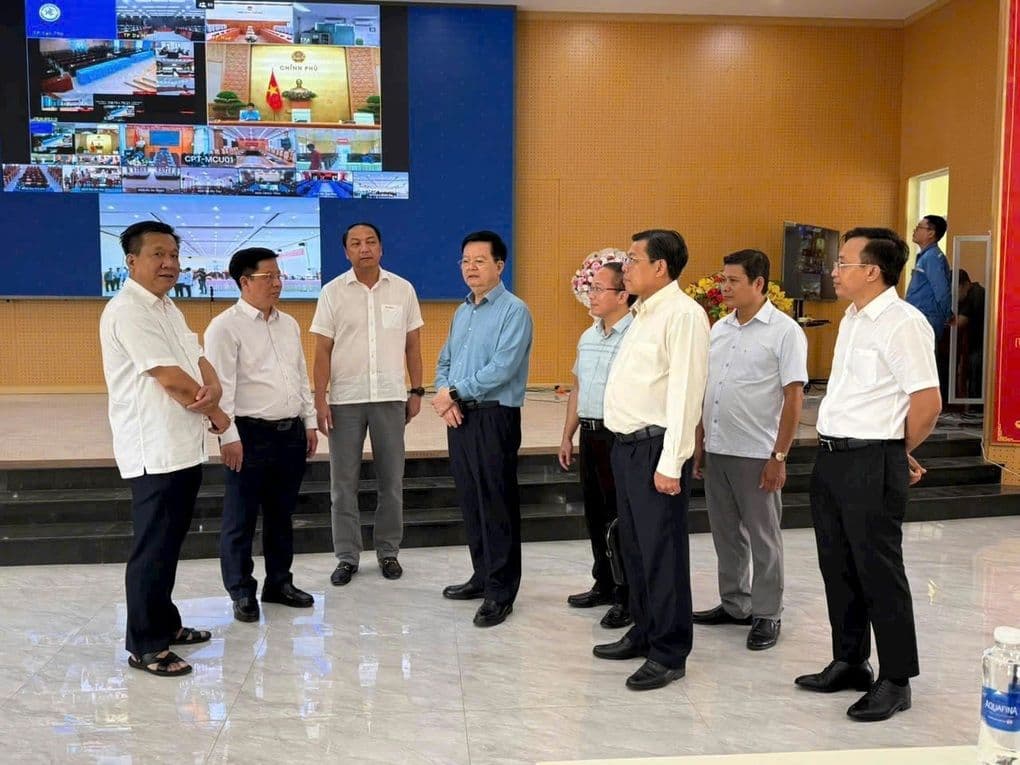 Phó Thủ tướng Mai Văn Chính làm việc với lãnh đạo địa phương tại Kiên Giang.