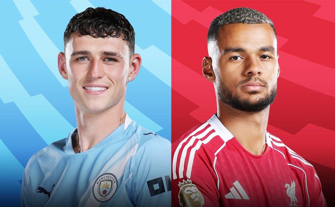 Phil Foden của Man City và một cầu thủ Liverpool đối mặt, tượng trưng cho cuộc đối đầu căng thẳng giữa hai đội.