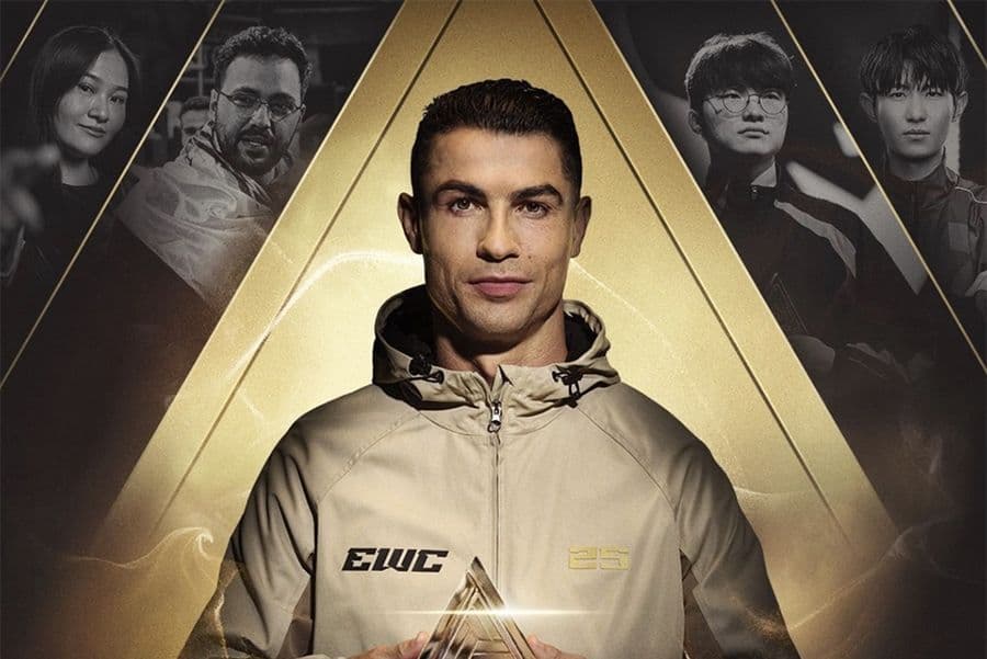 Poster Esports World Cup 2025 với hình ảnh siêu sao Cristiano Ronaldo và các tuyển thủ esports, tượng trưng cho giải thưởng kỷ lục.