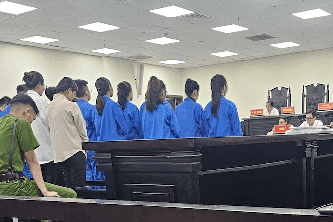 Quang cảnh phiên tòa xét xử các bị cáo liên quan đến đường dây rửa tiền của Mr Pips, thể hiện hậu quả pháp lý của mạng lưới tinh vi.