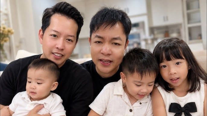Quang Lê và đại gia đình, các cháu, thể hiện định nghĩa mới về mái ấm và hạnh phúc