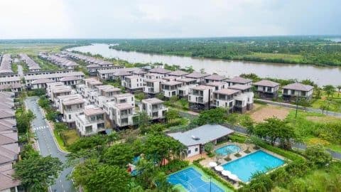 Quần thể biệt thự bên sông, minh họa cho các dự án bất động sản quy mô lớn mà FLC đang nỗ lực tái khởi động.