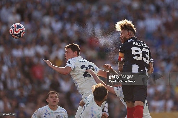 Ramos mở tỷ số cho Monterrey bằng pha đánh đầu hiểm hóc