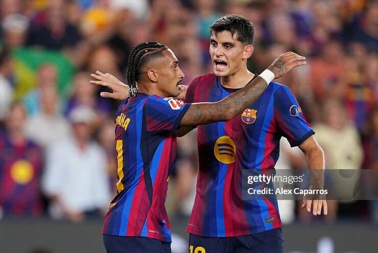 Raphinha và đồng đội Barcelona ăn mừng bàn thắng vào lưới Bilbao