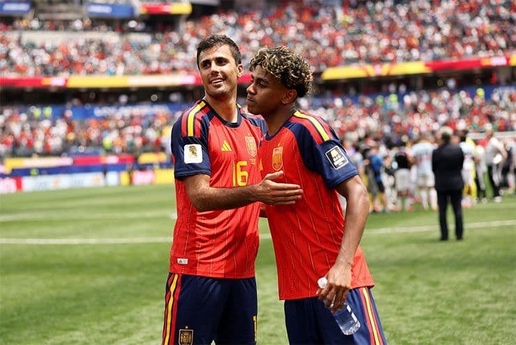 Rodri và Lamine Yamal, biểu tượng của thế hệ trẻ Tây Ban Nha 'La Roja 2.0'