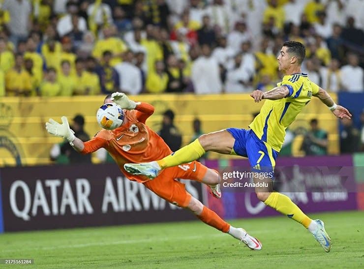 Ronaldo dứt điểm trong trận giao hữu của Al Nassr