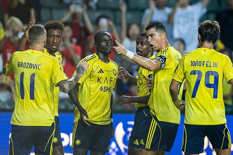 Sadio Mane và đồng đội Al Nassr ăn mừng bàn mở tỷ số trong trận đấu tại Hồng Kông.